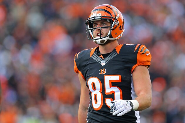 Nov 20, 2016; Cincinnati, OH, USA; Cincinnati Bengals tight end Tyler Eifert (85) against the Buffalo Bills at Paul Brown Stadium. The Bills won 16-12. Mandatory Credit: Aaron Doster-USA TODAY Sports