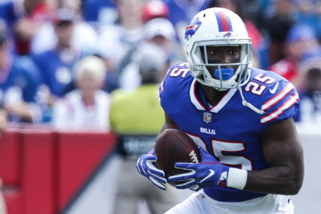 ORCHARD PARK, NY - SEPTEMBER 10:  LeSean McCoy #25 of the Buffalo Bills runs the ball during the first quarter against the New York Jets on September 10, 2017 at New Era Field in Orchard Park, New York.  (Photo by Brett Carlsen/Getty Images)