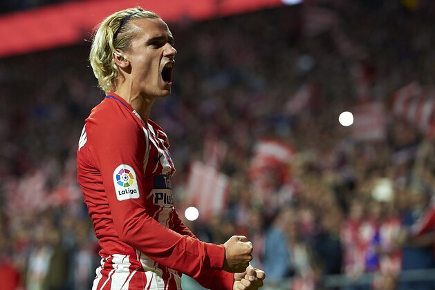 MADRID, SPAIN - SEPTEMBER 16:  Antoine Griezmann of Atletico Madrid celebrates after scoring the first goal during the La Liga match between Atletico Madrid and Malaga at Wanda Metropolitano stadium on September 16, 2017 in Madrid, Spain.  (Photo by fotopress/Getty Images)