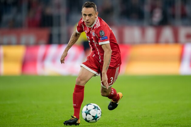 MUNICH, GERMANY - SEPTEMBER 12:  Rafinha of FC Bayern Muenchen runs with the ball during the UEFA Champions League group B match between Bayern Muenchen and RSC Anderlecht at Allianz Arena on September 12, 2017 in Munich, Germany.  (Photo by Boris Streubel/Getty Images)