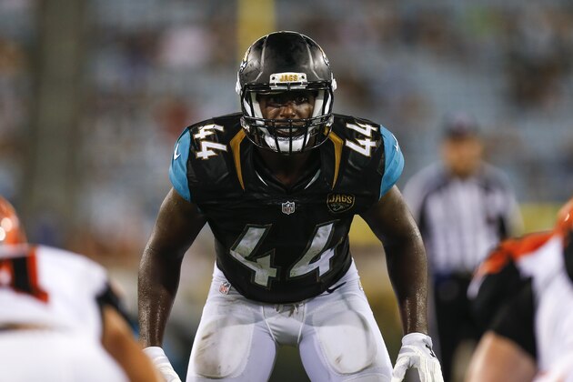 JACKSONVILLE, FL - AUGUST 28: Linebacker Myles Jack #44 of the Jacksonville Jaguars during a preseason game against the Cincinnati Bengals at EverBank Field on August 28, 2016 in Jacksonville, Florida. The Jaguars beat the Bengals 26 to 21. (Photo by Don Juan Moore/Getty Images)