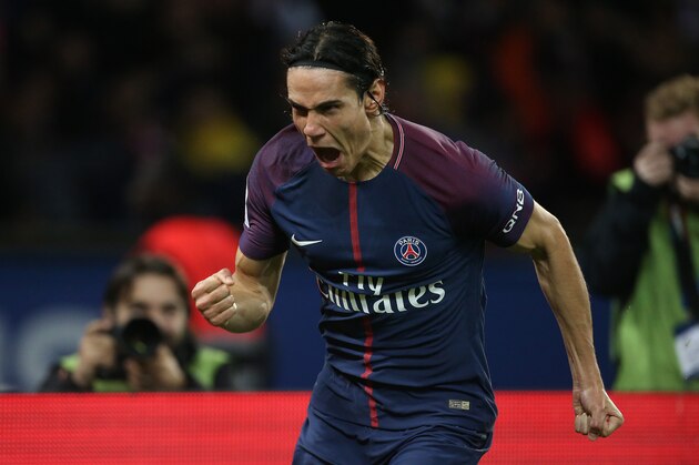 PARIS, FRANCE - SEPTEMBER 17: Edinson Cavani of PSG celebrates his goal during the French Ligue 1 match between Paris Saint Germain (PSG) and Olympique Lyonnais (OL) at Parc des Princes on September 17, 2017 in Paris, . (Photo by Jean Catuffe/Getty Images)