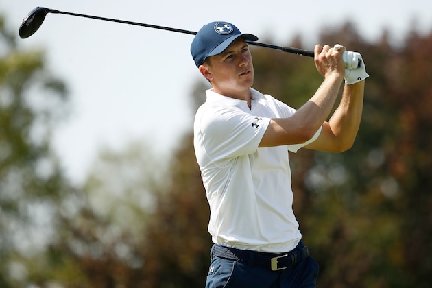 LAKE FOREST, IL - SEPTEMBER 15:  Jordan Spieth hits his tee shot on the fourth hole during the second round of the BMW Championship at Conway Farms Golf Club on September 15, 2017 in Lake Forest, Illinois.  (Photo by Andy Lyons/Getty Images)