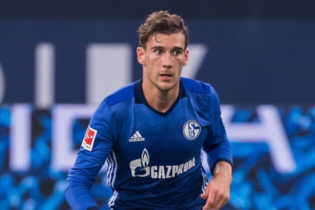 Leon Goretzka of FC Schalke 04 during the Bundesliga match between Schalke 04 and Bayern Munich on September 19, 2017 at the VELTINS-Arena in Gelsenkirchen, Germany(Photo by VI Images via Getty Images)