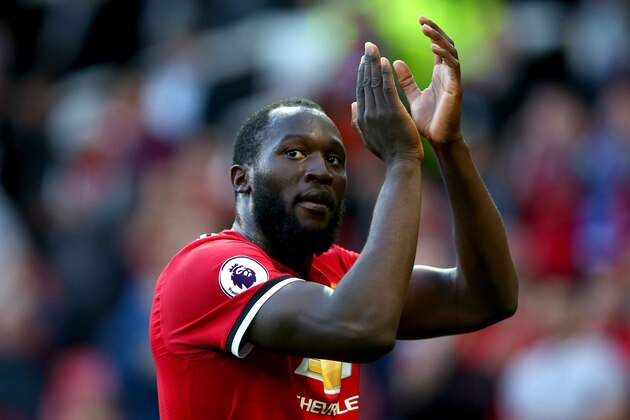 MANCHESTER, ENGLAND - SEPTEMBER 17:  Romelu Lukaku of Manchester United shows appreciation to the fans after the Premier League match between Manchester United and Everton at Old Trafford on September 17, 2017 in Manchester, England.  (Photo by Alex Livesey/Getty Images)