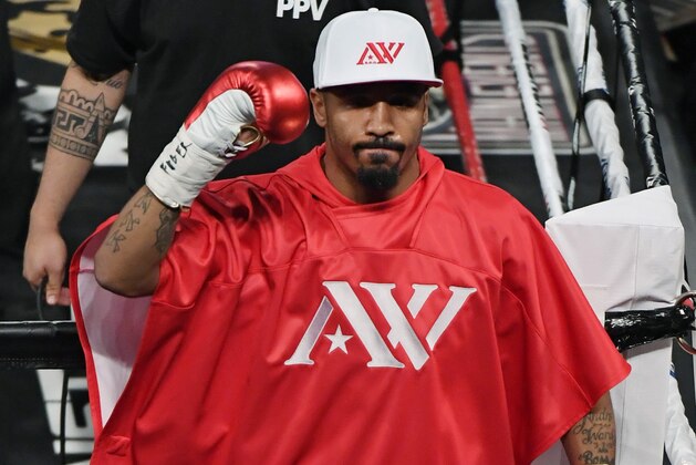 LAS VEGAS, NV - JUNE 17:  Andre Ward gestures to the crowd as he enters the ring for his light heavyweight championship bout against Sergey Kovalev at the Mandalay Bay Events Center on June 17, 2017 in Las Vegas, Nevada. Ward retained his WBA/IBF/WBO titles with a TKO in the eighth round.  (Photo by Ethan Miller/Getty Images)