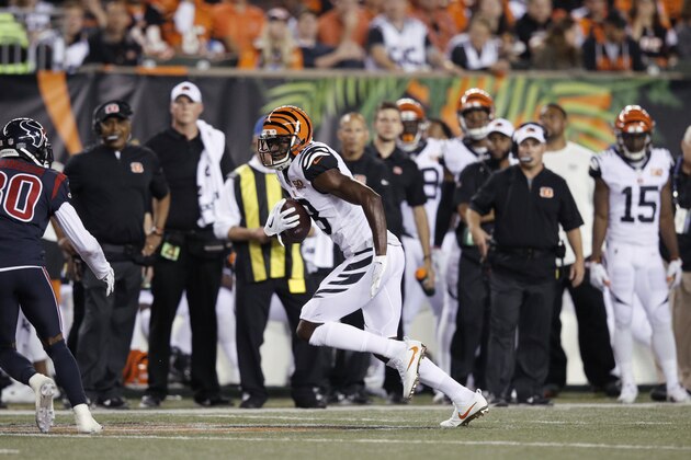 CINCINNATI, OH - SEPTEMBER 14: A.J. Green #18 of the Cincinnati Bengals runs after a catch during a game against the Houston Texans at Paul Brown Stadium on September 14, 2017 in Cincinnati, Ohio. The Texans won 13-9. (Photo by Joe Robbins/Getty Images)