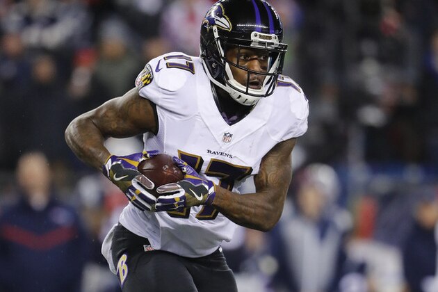 Baltimore Ravens wide receiver Mike Wallace runs against the New England Patriots during an NFL football game at Gillette Stadium in Foxborough, Mass. Monday, Dec. 12, 2016. (Winslow Townson/AP Images for Panini)