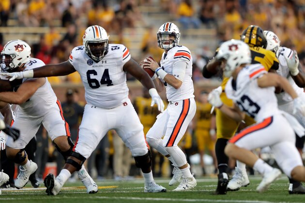 COLUMBIA, MO - SEPTEMBER 23:  Quarterback Jarrett Stidham #8 of the Auburn Tigers looks to pass during the game against the Missouri Tigers at Faurot Field/Memorial Stadium on September 23, 2017 in Columbia, Missouri.  (Photo by Jamie Squire/Getty Images)