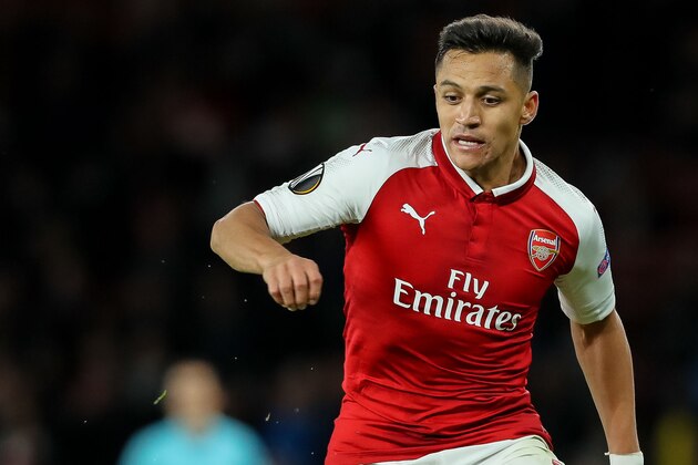 LONDON, ENGLAND - SEPTEMBER 14: Alexis S·nchez of Arsenal controls the ball during the UEFA Europa League group H match between Arsenal FC and 1. FC Koeln at Emirates Stadium on September 14, 2017 in London, United Kingdom. (Photo by TF-Images/TF-Images via Getty Images)