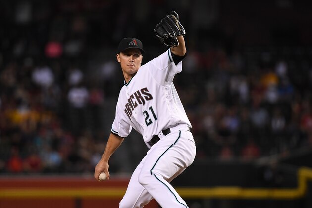 PHOENIX, AZ - SEPTEMBER 22:  Zack Greinke #21 of the Arizona Diamondbacks delivers a pitch against the Miami Marlins at Chase Field on September 22, 2017 in Phoenix, Arizona.  (Photo by Norm Hall/Getty Images)
