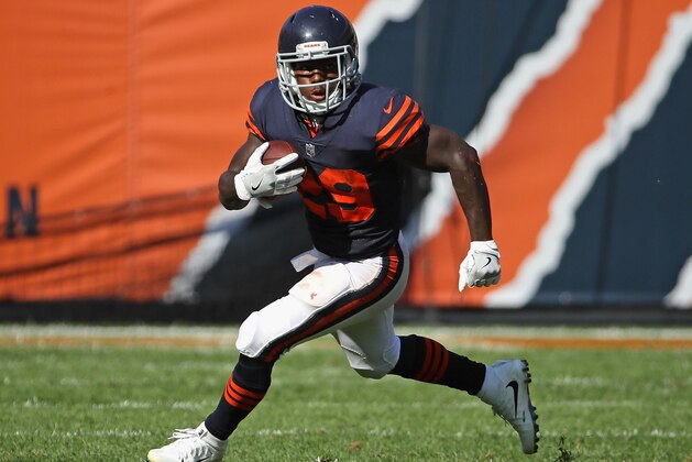 CHICAGO, IL - SEPTEMBER 24:  Tarik Cohen #29 of the Chicago Bears breaks a long run in overtime against the Pittsburgh Steelers at Soldier Field on September 24, 2017 in Chicago, Illinois. The Bears defeated the Steelers 23-17 in overtime.  (Photo by Jonathan Daniel/Getty Images)