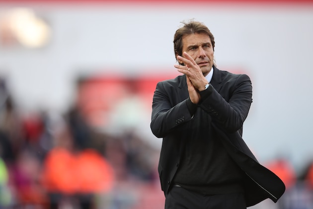 STOKE ON TRENT, ENGLAND - SEPTEMBER 23: Antonio Conte head coach / manager of Chelsea during the Premier League match between Stoke City and Chelsea at Bet365 Stadium on September 23, 2017 in Stoke on Trent, England. (Photo by Robbie Jay Barratt - AMA/Getty Images)