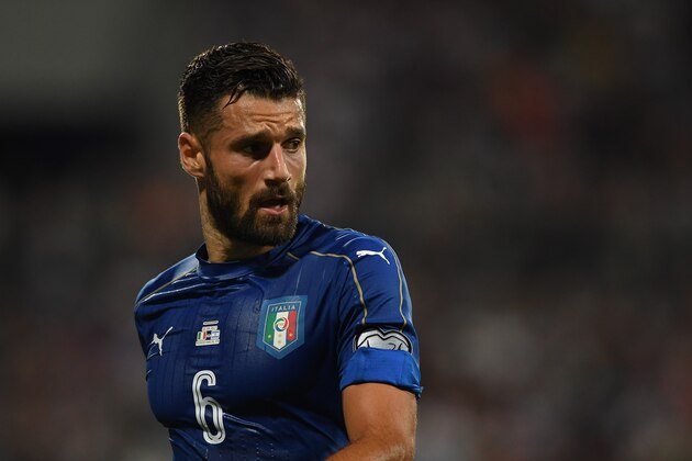 REGGIO NELL'EMILIA, ITALY - SEPTEMBER 05:  Antonio Candreva of Italy looks on during the FIFA 2018 World Cup Qualifier between Italy and Israel at Mapei Stadium - Citta' del Tricolore on September 5, 2017 in Reggio nell'Emilia, Italy .  (Photo by Valerio Pennicino/Getty Images)
