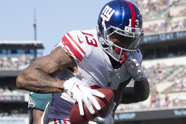 PHILADELPHIA, PA - SEPTEMBER 24: Odell Beckham #13 of the New York Giants catches a touchdown against Jalen Mills #31 of the Philadelphia Eagles in the fourth quarter at Lincoln Financial Field on September 24, 2017 in Philadelphia, Pennsylvania. The Eagles defeated the Giants 27-24. (Photo by Mitchell Leff/Getty Images)
