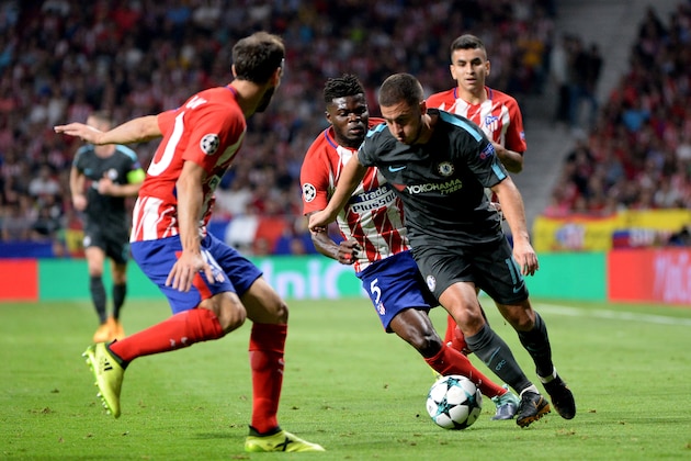 MADRID, SPAIN - SEPTEMBER 27:  Eden Hazard, #10 of Chelsea FC  during the UEFA Champions League group C match between Club Atletico de Madrid and  Chelsea FC at Wanda Metropolitano on September 27, 2017 in Madrid, Spain. (Photo by Sonia Canada/Getty Images)