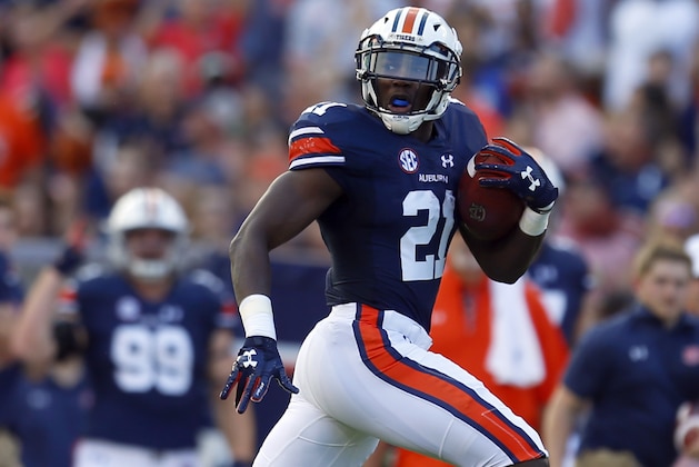 Auburn running back Kerryon Johnson (21) breaks free for a long run during the first half of an NCAA college football game against Mississippi State, Saturday, Sept. 30, 2017, in Auburn, Ala. (AP Photo/Butch Dill)