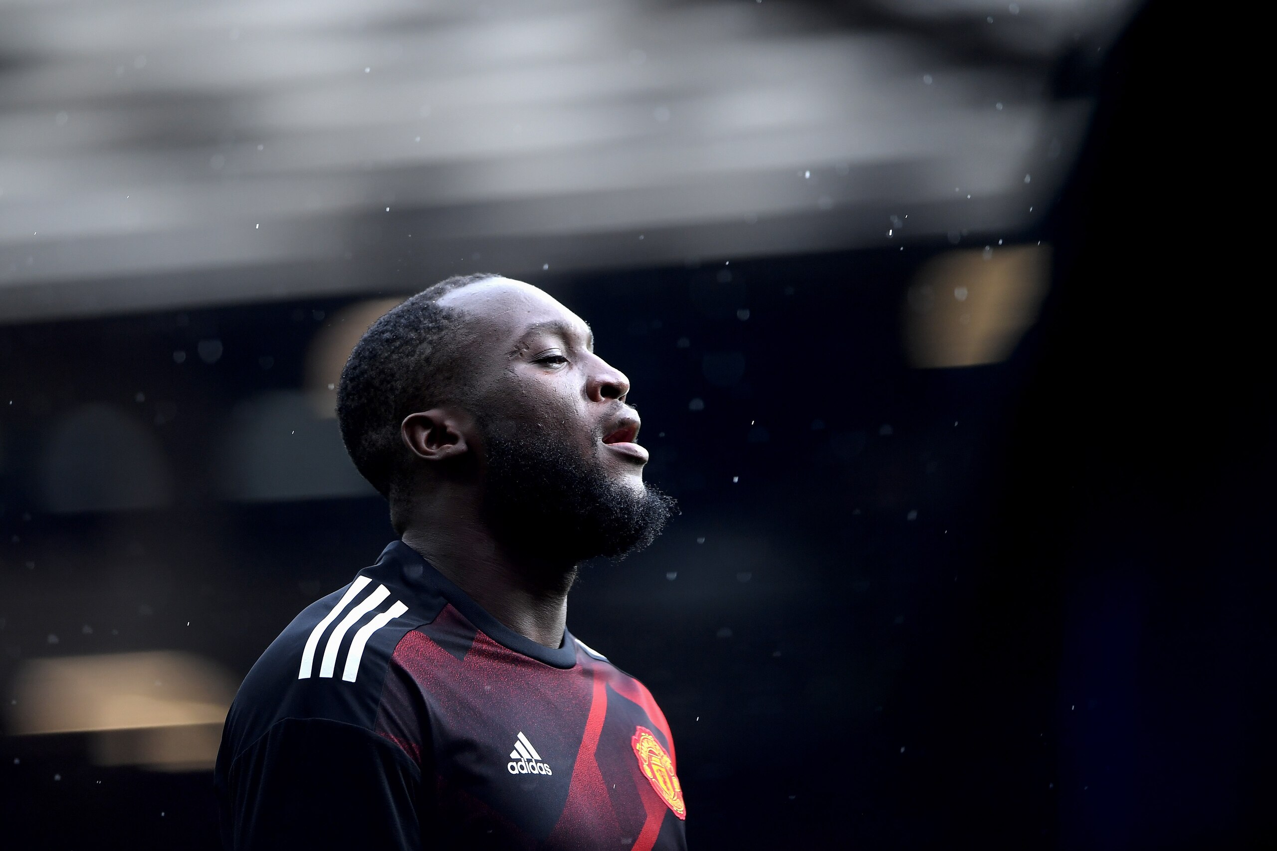 MANCHESTER, ENGLAND - SEPTEMBER 30: Romel Lukaku of Manchester United warms up prior to the Premier League match between Manchester United and Crystal Palace at Old Trafford on September 30, 2017 in Manchester, England. (Photo by Laurence Griffiths/Getty Images) MANCHESTER, ENGLAND - SEPTEMBER 30: Romel Lukaku of Manchester United warms up prior to the Premier League match between Manchester United and Crystal Palace at Old Trafford on September 30, 2017 in Manchester, England. (Photo by Laurence Griffiths/Getty Images)