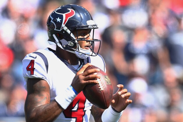FOXBORO, MASSACHUSETTS - SEPTEMBER 24:  Deshaun Watson #4 of the Houston Texans looks to throw during the first quarter of a game against the New England Patriots at Gillette Stadium on September 24, 2017 in Foxboro, Massachusetts.  (Photo by Maddie Meyer/Getty Images)