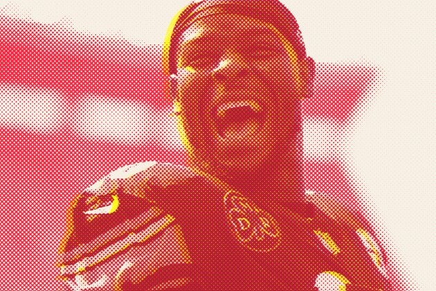 Pittsburgh Steelers running back Le'Veon Bell (26) warms up before an NFL football game against the Chicago Bears, Sunday, Sept. 24, 2017, in Chicago. (AP Photo/Charles Rex Arbogast)