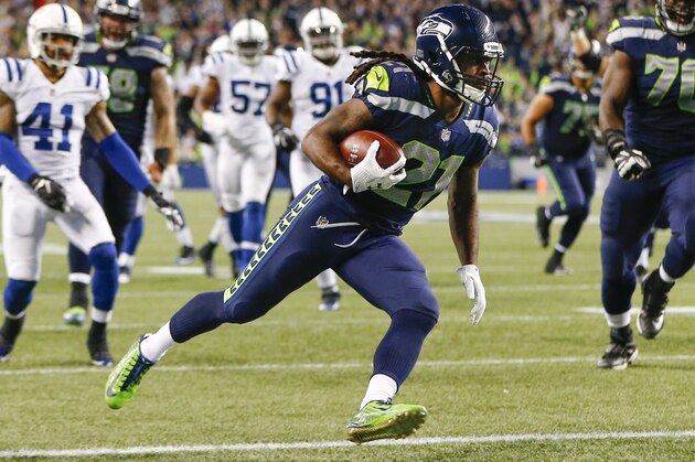 SEATTLE, WA - OCTOBER 01: Running back J.D. McKissic #21 of the Seattle Seahawks scores a touchdown against the Indianapolis Colts in the third quarter of the game at CenturyLink Field on October 1, 2017 in Seattle, Washington. (Photo by Jonathan Ferrey/Getty Images)