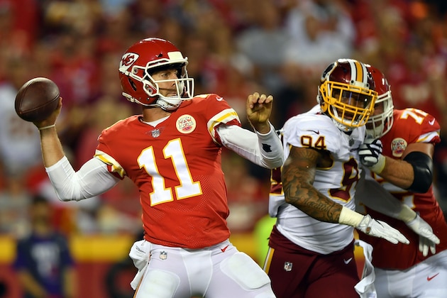 KANSAS CITY, MO - OCTOBER 02:  Quarterback Alex Smith #11 of the Kansas City Chiefs passes during the game against the Washington Redskins at Arrowhead Stadium on October 2, 2017 in Kansas City, Missouri.  (Photo by Peter Aiken/Getty Images)