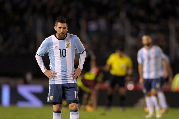 Argentina's Lionel Messi gestures during the 2018 World Cup qualifier football match against Venezuela in Buenos Aires, on September 5, 2017. / AFP PHOTO / Alejandro PAGNI        (Photo credit should read ALEJANDRO PAGNI/AFP/Getty Images)