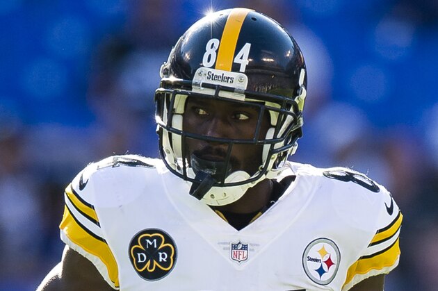 BALTIMORE, MD - OCTOBER 01: Wide receiver Antonio Brown #84 of the Pittsburgh Steelers in action in the fourth quarter against the Baltimore Ravens at M&T Bank Stadium on October 1, 2017 in Baltimore, Maryland. (Photo by Patrick McDermott/Getty Images)