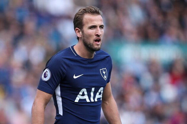 HUDDERSFIELD, ENGLAND - SEPTEMBER 30: Harry Kane of Tottenham Hotspur during the Premier League match between Huddersfield Town and Tottenham Hotspur at John Smith's Stadium on September 30, 2017 in Huddersfield, England. (Photo by Robbie Jay Barratt - AMA/Getty Images)