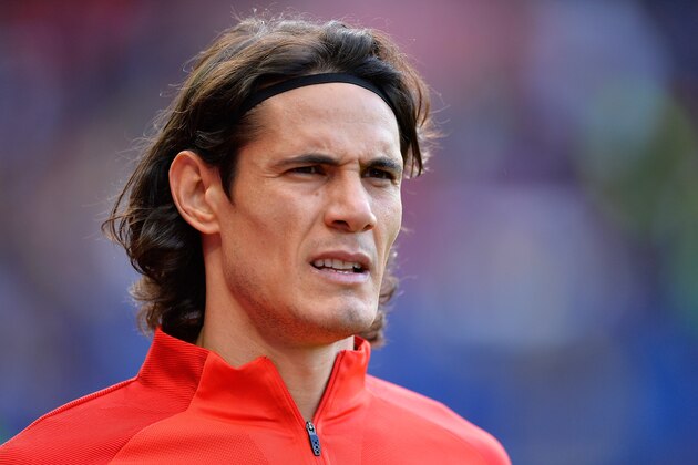 PARIS, FRANCE - SEPTEMBER 30:  Edinson Cavani of Paris Saint-Germain reacts during warmup before the Ligue 1 match between Paris Saint Germain and FC Girondins de Bordeaux at Parc des Princes on September 30, 2017 in Paris, .  (Photo by Aurelien Meunier/Getty Images )