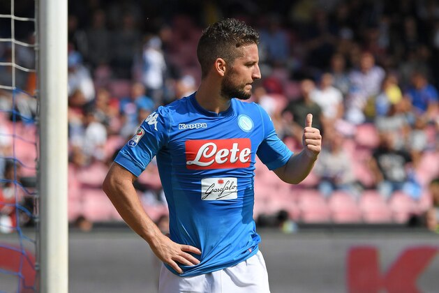 NAPLES, ITALY - OCTOBER 01:  Dries Mertens of SSC Napoli in action during the Serie A match between SSC Napoli and Cagliari Calcio at Stadio San Paolo on October 1, 2017 in Naples, Italy.  (Photo by Francesco Pecoraro/Getty Images)