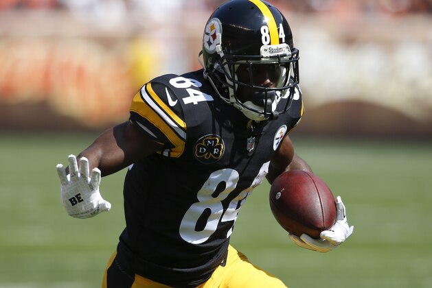 Pittsburgh Steelers wide receiver Antonio Brown (84) plays against the Cleveland Browns during the first half of an NFL football game, Sunday, Sept. 10, 2017, in Cleveland. (AP Photo/Ron Schwane)