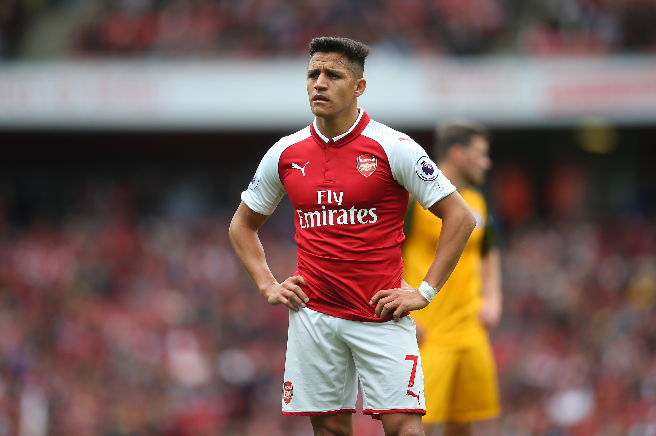 LONDON, ENGLAND - OCTOBER 01: Alexis Sanchez of Arsenal during the Premier League match between Arsenal and Brighton and Hove Albion at Emirates Stadium on October 1, 2017 in London, England. (Photo by Catherine Ivill - AMA/Getty Images)