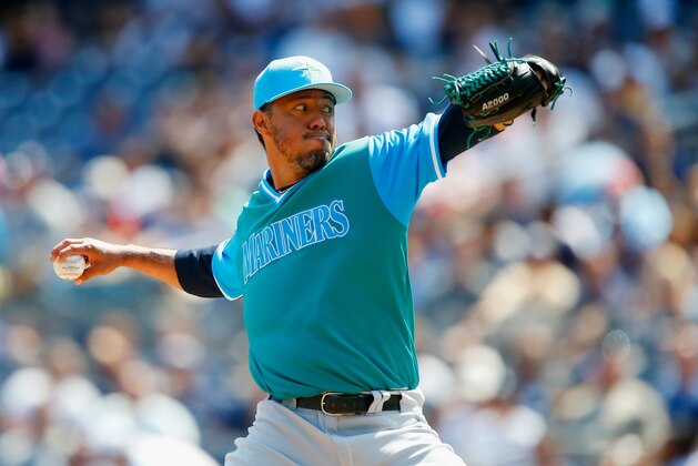NEW YORK, NY - AUGUST 26:  Yovani Gallardo #49 of the Seattle Mariners in action against the New York Yankees at Yankee Stadium on August 26, 2017 in the Bronx borough of New York City. The Yankees defeated the Mariners 6-3.  (Photo by Jim McIsaac/Getty Images)