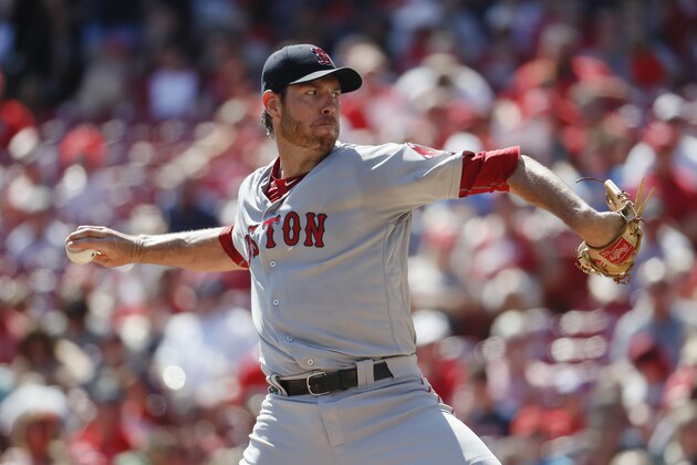 Boston Red Sox starting pitcher Doug Fister throws in the second inning of a baseball game against the Cincinnati Reds, Sunday, Sept. 24, 2017, in Cincinnati. The Red Sox won 5-4. (AP Photo/John Minchillo)