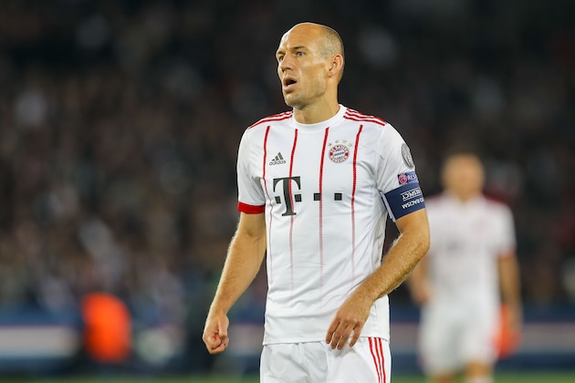 PARIS, FRANCE - SEPTEMBER 27: Arjen Robben of Bayern Muenchen looks on Arjen Robben of Bayern Muenchen looks on during the UEFA Champions League group B match between Paris Saint-Germain of Paris Saint-Germain and Bayern Muenchen (Bayern Munich) at Parc des Princes on September 27, 2017 in Paris, France. (Photo by TF-Images/TF-Images via Getty Images)