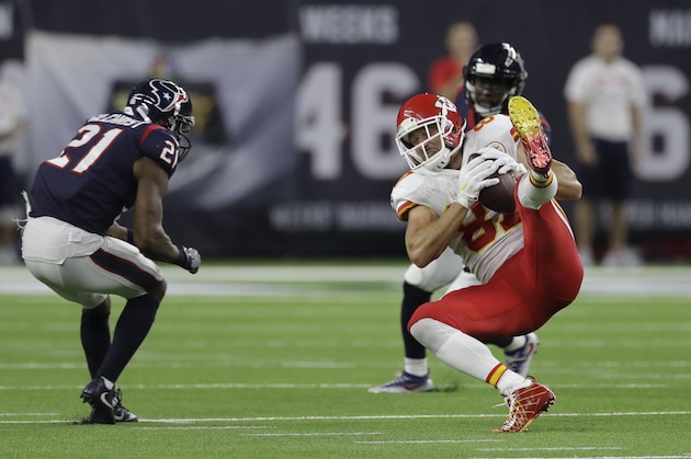 Kansas City Chiefs tight end Travis Kelce (87) pulls in a pass during the first half of an NFL football game against the Houston Texans, Sunday, Oct. 8, 2017, in Houston. (AP Photo/David J. Phillip)