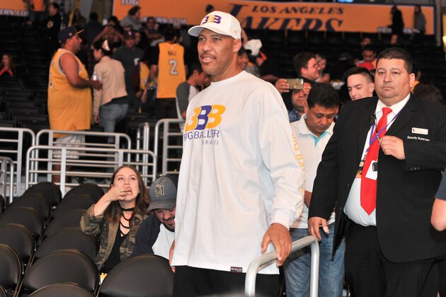 LOS ANGELES, CA - OCTOBER 02:  LaVar Ball holds courd during The Los Angeles Lakers game against the Denver Nuggets at Staples Center on October 2, 2017 in Los Angeles, California.  (Photo by Allen Berezovsky/Getty Images)