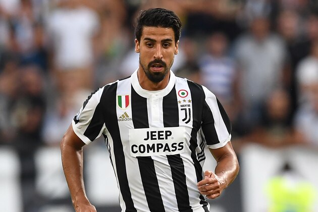 TURIN, ITALY - AUGUST 19:  Sami Khedira of Juventus in action during the Serie A match between Juventus and Cagliari Calcio at Allianz Stadium on August 19, 2017 in Turin, Italy.  (Photo by Getty Images - Juventus FC/Getty Images)