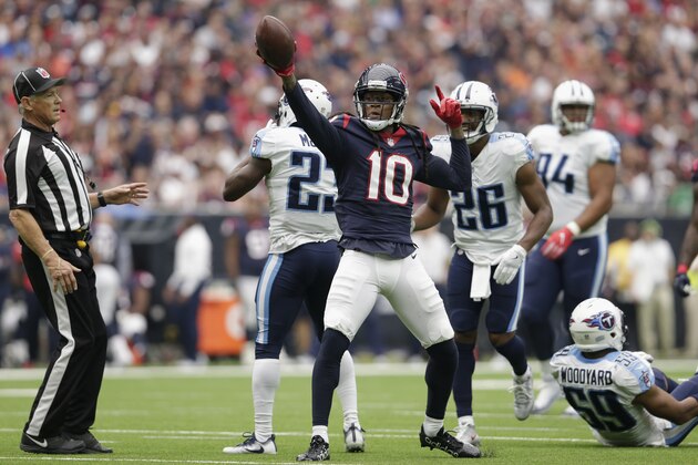 HOUSTON, TX - OCTOBER 01:  DeAndre Hopkins #10 of the Houston Texans celebrates after a first down reception in the second quarter against the Tennessee Titans at NRG Stadium on October 1, 2017 in Houston, Texas.  (Photo by Tim Warner/Getty Images)