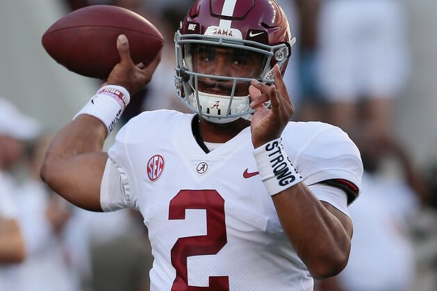 COLLEGE STATION, TX - OCTOBER 07:  Jalen Hurts #2 of the Alabama Crimson Tide throws some warmup passes at Kyle Field on October 7, 2017 in College Station, Texas.  (Photo by Bob Levey/Getty Images)