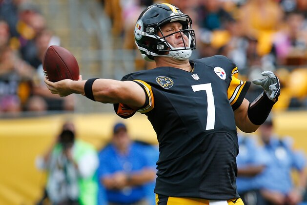 PITTSBURGH, PA - OCTOBER 08: Ben Roethlisberger #7 of the Pittsburgh Steelers drops back to pass in the first quarter during the game against the Jacksonville Jaguars at Heinz Field on October 8, 2017 in Pittsburgh, Pennsylvania. (Photo by Justin K. Aller/Getty Images)
