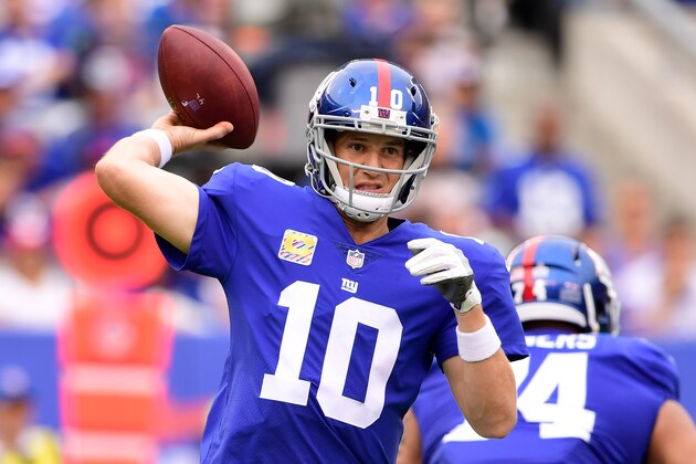 EAST RUTHERFORD, NJ - OCTOBER 08: Eli Manning #10 of the New York Giants looks to pass against the Los Angeles Chargers during the first quarter during an NFL game at MetLife Stadium on October 8, 2017 in East Rutherford, New Jersey.  (Photo by Steven Ryan/Getty Images)