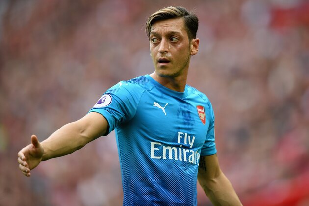 LIVERPOOL, ENGLAND - AUGUST 27: Mesut Ozil of Arsenal looks on during the Premier League match between Liverpool and Arsenal at Anfield on August 27, 2017 in Liverpool, England.  (Photo by Michael Regan/Getty Images)