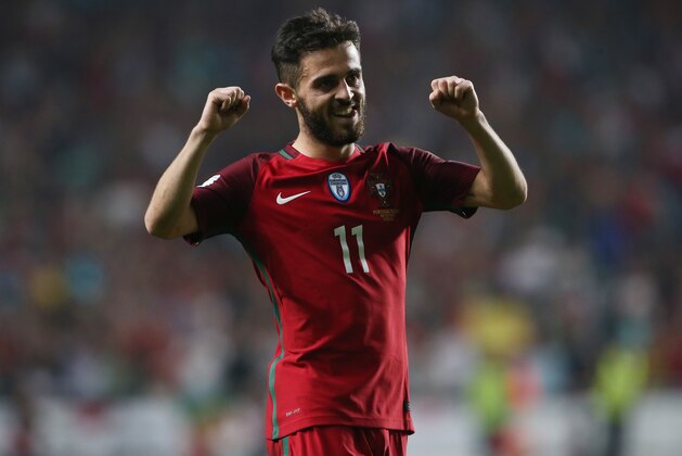 LISBON, PORTUGAL - OCTOBER 10:  Portugal midfielder Bernardo Silva celebrates the victory at the end of the FIFA 2018 World Cup Qualifier match between Portugal and Switzerland at Estadio da Luz on October 10, 2017 in Lisbon, Portugal.  (Photo by Gualter Fatia/Getty Images)