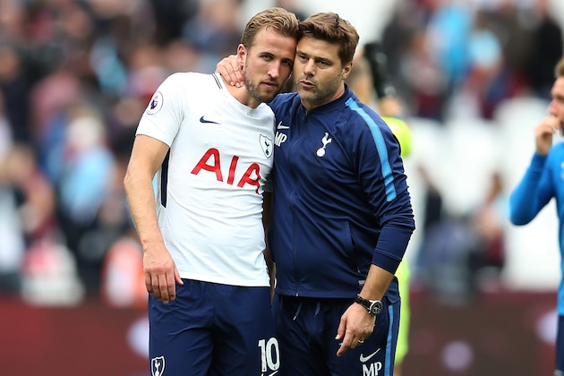 LONDON, ENGLAND - SEPTEMBER 23: Mauricio Pochettino manager / head coach of Tottenham Hotspur and Harry Kane of Tottenham Hotspur during the Premier League match between West Ham United and Tottenham Hotspur at London Stadium on September 23, 2017 in London, England. (Photo by Catherine Ivill - AMA/Getty Images)