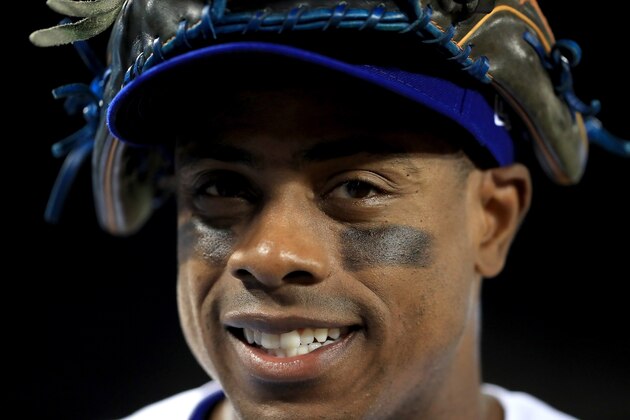 LOS ANGELES, CA - OCTOBER 06:  Curtis Granderson #6 of the Los Angeles Dodgers signs autographs before the Dodgers take on the Arizona Diamondbacks in game one of the National League Division Series at Dodger Stadium on October 6, 2017 in Los Angeles, California.  (Photo by Sean M. Haffey/Getty Images)