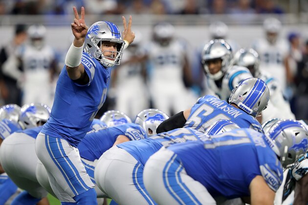 DETROIT, MI - OCTOBER 08: Matthew Stafford #9 of the Detroit Lions calls out signals to his team against the Carolina Panthers during the first half at Ford Field on October 8, 2017 in Detroit, Michigan. (Photo by Leon Halip/Getty Images)