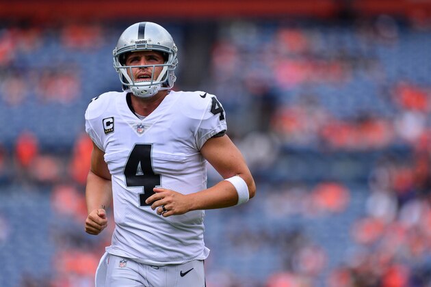 DENVER, CO - OCTOBER 1:  Quarterback Derek Carr #4 of the Oakland Raiders jogs on the field before a game against the Denver Broncos at Sports Authority Field at Mile High on October 1, 2017 in Denver, Colorado. (Photo by Dustin Bradford/Getty Images)