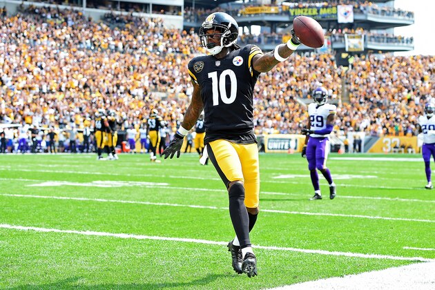 PITTSBURGH, PA - SEPTEMBER 17:  Martavis Bryant #10 of the Pittsburgh Steelers celebrates after a 27 yard touchdown reception in the first quarter during the game against the Minnesota Vikings at Heinz Field on September 17, 2017 in Pittsburgh, Pennsylvania. (Photo by Joe Sargent/Getty Images)